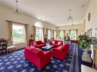 INTERNAL VIEW OF COMMUNAL LOUNGE